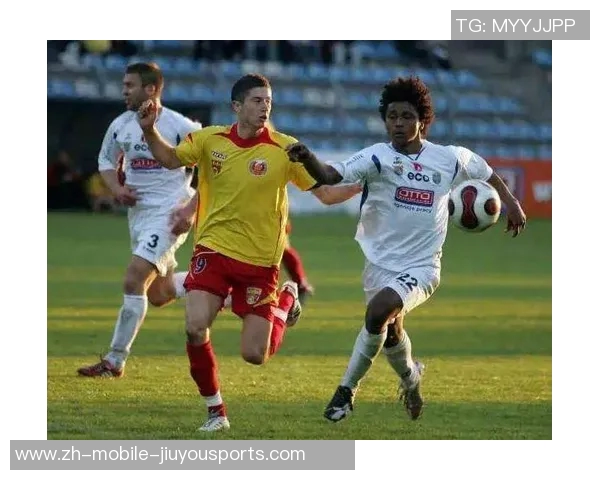 莱奥的传奇之路：从青涩少年到足球巨星的成长历程